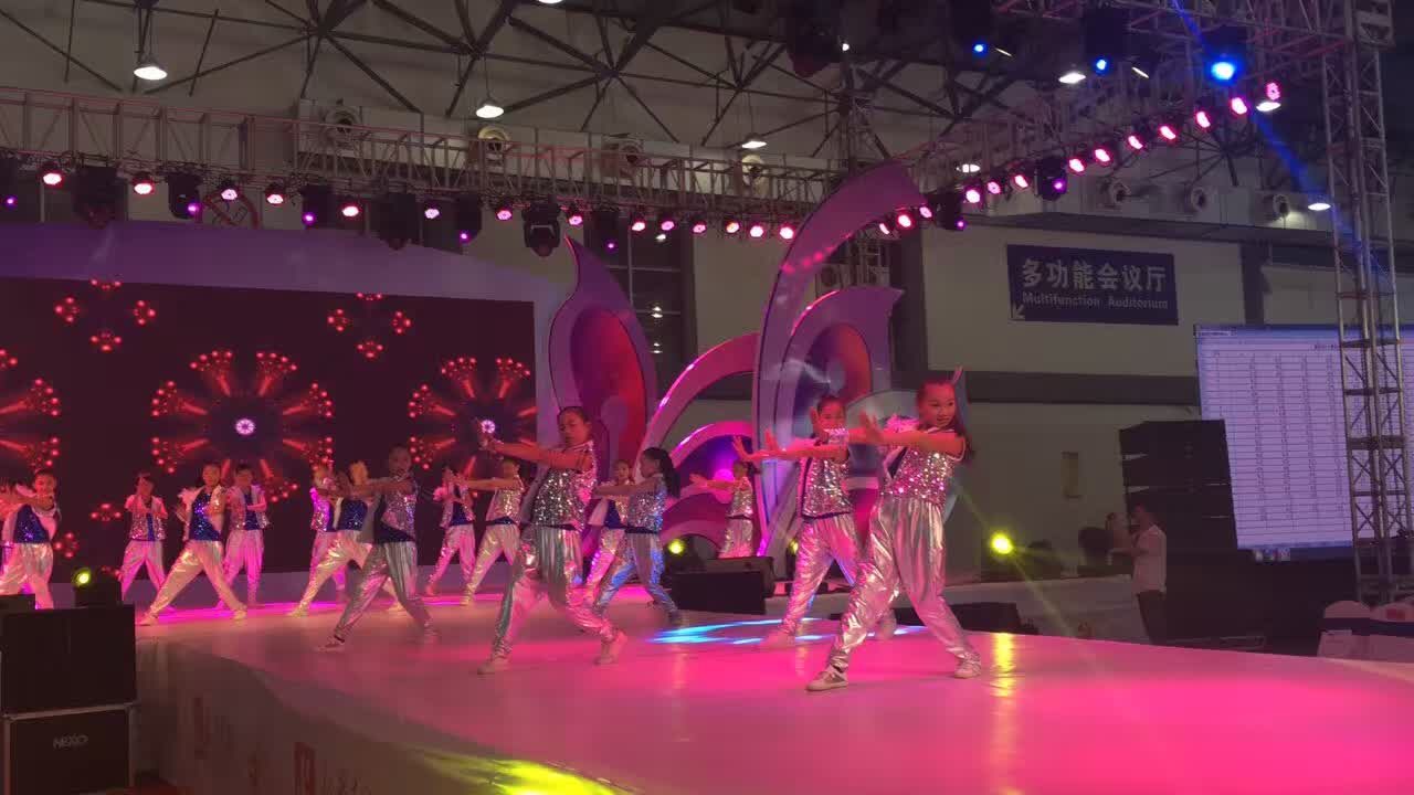 &#19975;&#35937;&#22478;&#23448;&#32593;&#28216;&#25103;&#20013;&#24515;&#65288;&#20013;&#22269;&#65289;&#23448;&#26041;&#32593;&#31449;