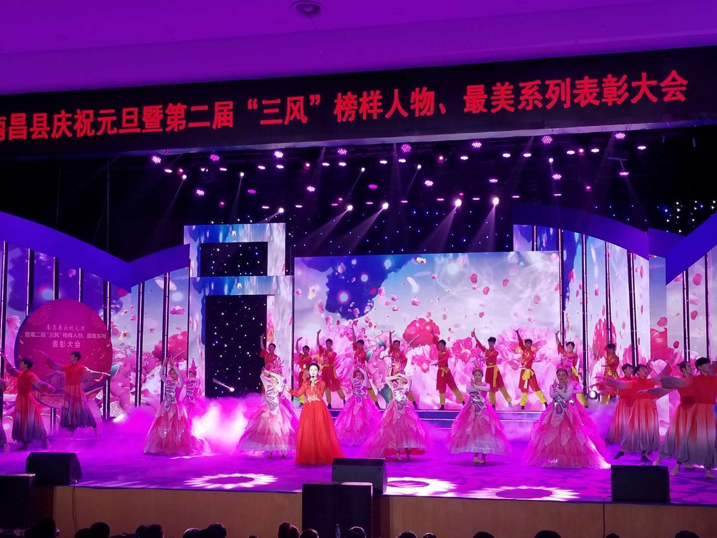 &#19975;&#35937;&#22478;&#23448;&#32593;&#28216;&#25103;&#20013;&#24515;&#65288;&#20013;&#22269;&#65289;&#23448;&#26041;&#32593;&#31449;